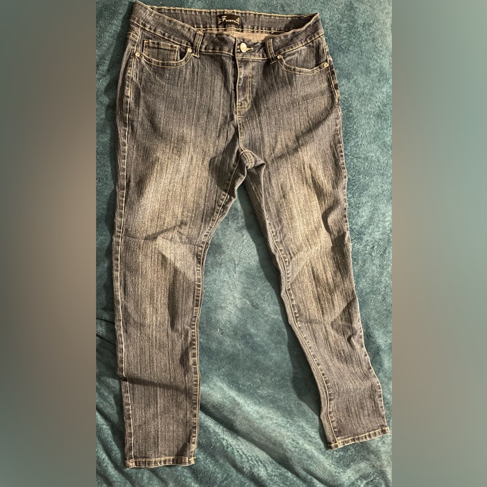Fe Foeyai  womens jeans. Size 18